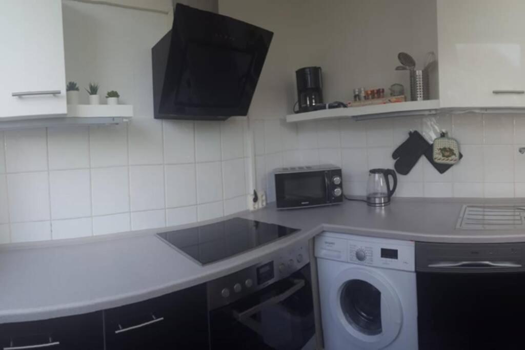1 A Ferienwohnung Modern Duisburg Exterior foto